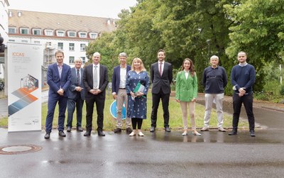 Minister of State Petra Köpping and Member of the State Parliament Holger Mann visit ICCAS