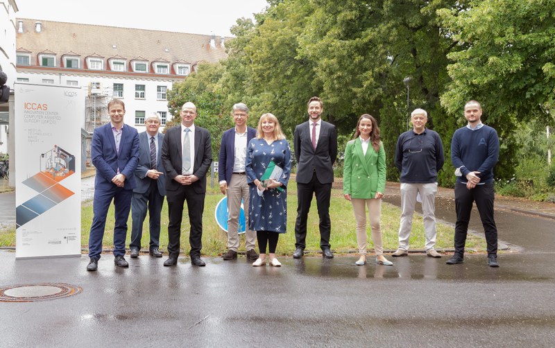 Minister of State Petra Köpping and Member of the State Parliament Holger Mann visit ICCAS